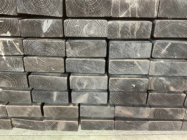 Vuren balk geschaafd zwart 400x12x4,5 cm (41x) - afbeelding 5 van  6