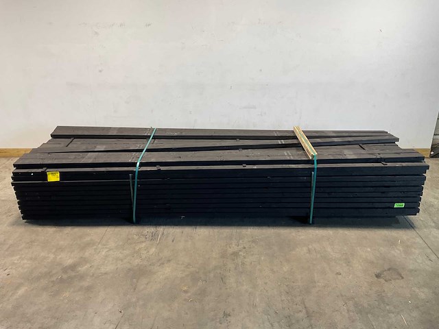 Vuren balk geschaafd zwart 400x12x4,5 cm (41x) - afbeelding 2 van  6