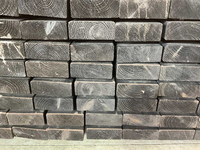 Vuren balk geschaafd zwart 400x12x4,5 cm (41x) - afbeelding 5 van  6