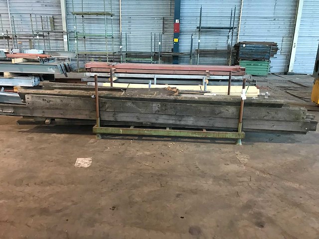 Vuren balken (18x) - afbeelding 1 van  3