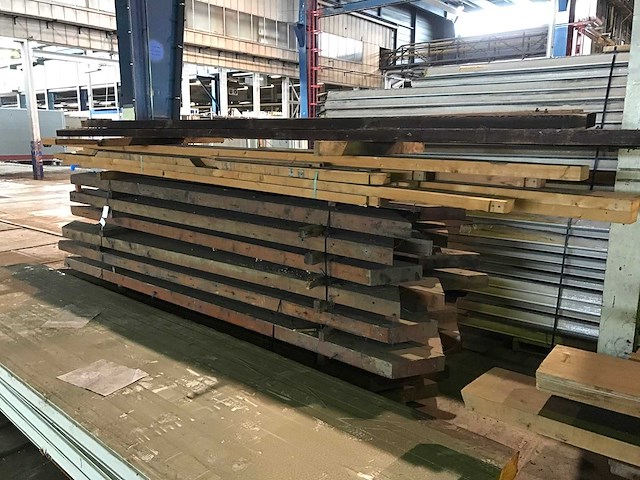 Vuren balken (44x) - afbeelding 1 van  4