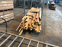 Vuren balken en planken - afbeelding 2 van  2