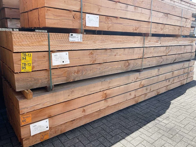 Vuren balken fijnbezaagd 4000x200x200mm (9x) - afbeelding 4 van  4
