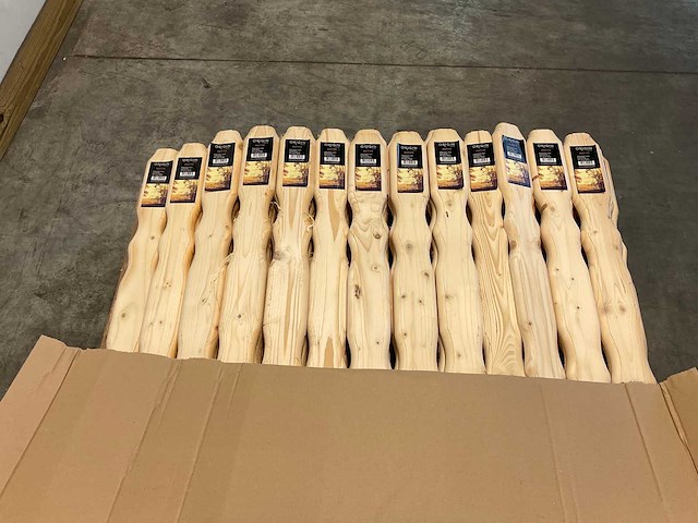 Vuren balkonplank "luzern" 88x9x1,8 cm (640x) - afbeelding 2 van  6