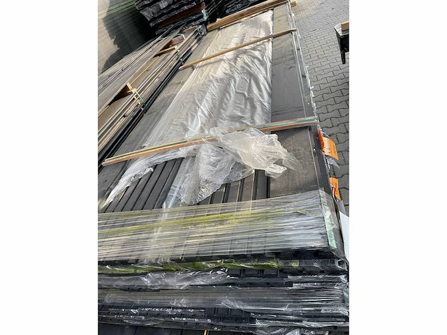 Vuren design profiel zwart gecoat 22x142mm, lengte 360cm (50x) - afbeelding 1 van  3