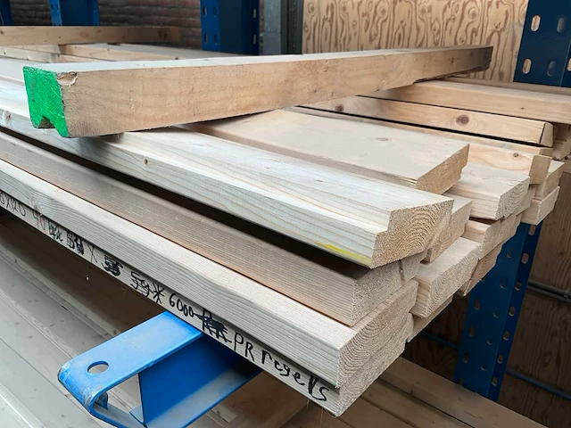 Vuren geschaafd sls balk met sponning (38x120mm) (25x) - afbeelding 2 van  4