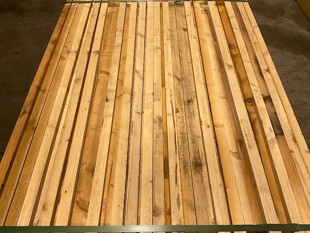 Vuren lat 420x3x2 cm (601x) - afbeelding 2 van  5
