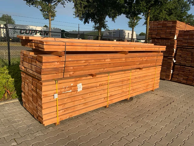 Vuren ligger 4000x195x45mm (131x) - afbeelding 1 van  9