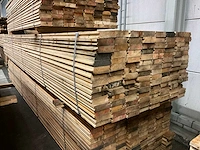Vuren messing en groef plank - afbeelding 1 van  3