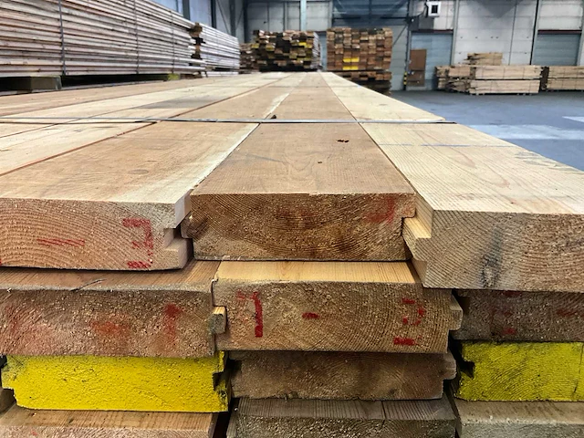 Vuren messing en groef plank - afbeelding 3 van  3