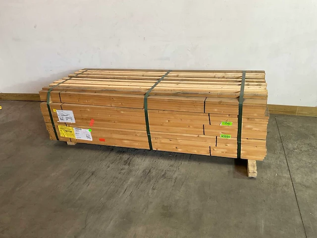 Vuren panlat 240x4,8x2,5 cm (235x) - afbeelding 1 van  6