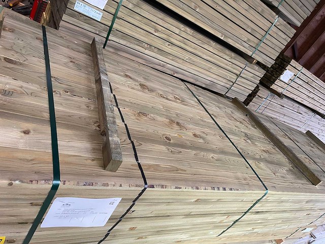 Vuren panlatten groen geïmpregneerd 3900x42x22mm (300x) - afbeelding 1 van  3