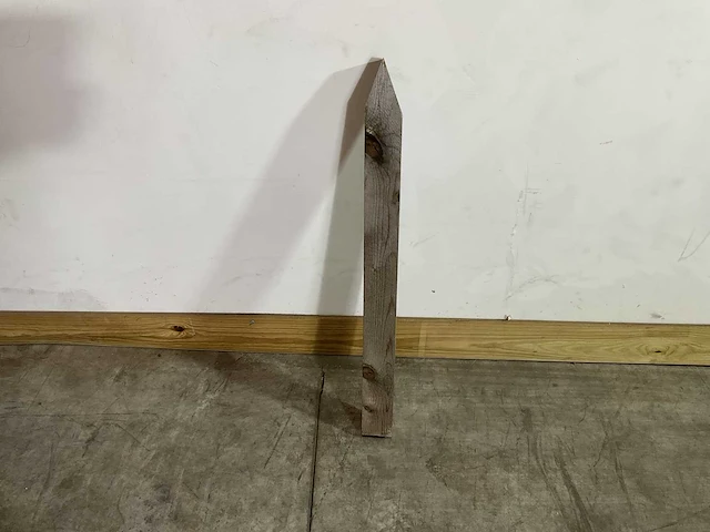 Vuren piketpaal gepunt 80x7,5x5 cm (308x) - afbeelding 3 van  5
