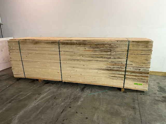 Vuren plank 390x10x2,2 cm (130x) - afbeelding 1 van  5