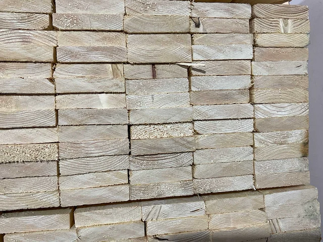 Vuren plank 390x10x2,2 cm (130x) - afbeelding 4 van  5
