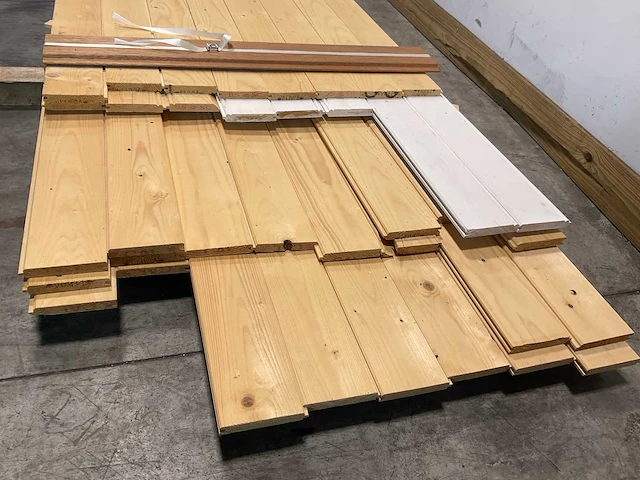 Vuren plank mes en groef diverse afmetingen 330 tot 480x12,5x2,8 cm - afbeelding 3 van  7
