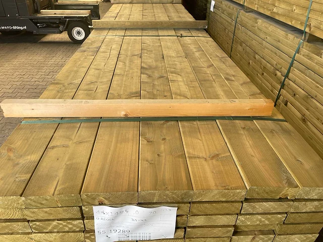 Vuren regels geschaafd groen geïmpregneerd 3900-4200x145x44mm (83x) - afbeelding 1 van  3