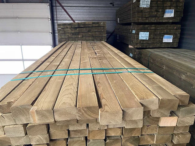 Vuren regels groen geimpregneerd 2470x70x47mm (176x) - afbeelding 1 van  3