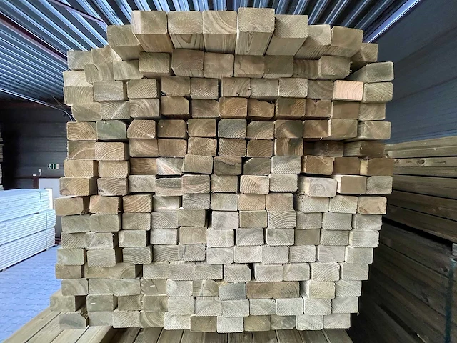 Vuren regels groen geimpregneerd 2470x70x47mm (176x) - afbeelding 3 van  3