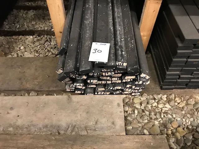 Vuren rhombus zwart gespoten (80x) - afbeelding 1 van  4