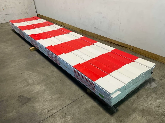 Vuren schrikplank geschaafd 480x14,5x1,8 cm (83x) - afbeelding 1 van  6