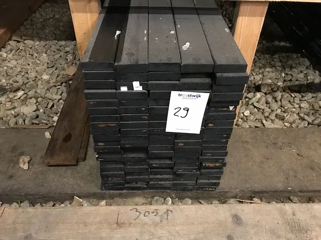 Vuren thermisch behandeld zwart gespoten (100x) - afbeelding 1 van  2