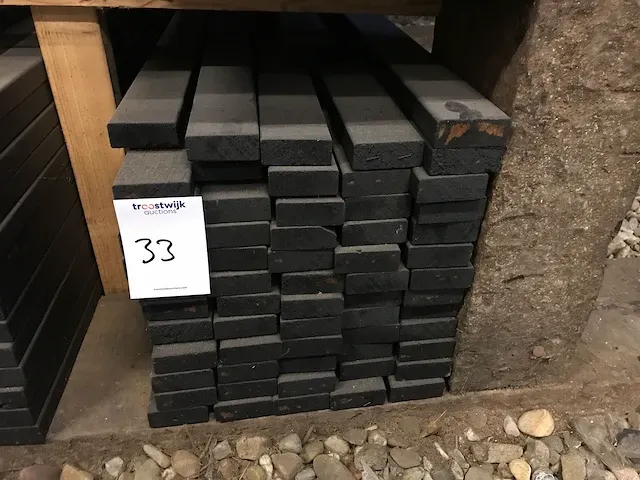 Vuren thermisch behandeld zwart gespoten (61x) - afbeelding 1 van  2
