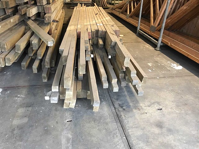 Vuren vloerbalken (60x) - afbeelding 1 van  4