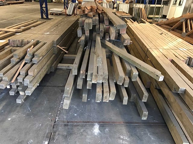 Vuren vloerbalken (82x) - afbeelding 4 van  4