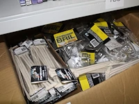Vuurwerk veiligheidsbrillen en aanstekerlonten in doos - afbeelding 2 van  2