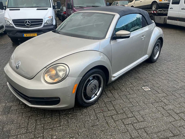 Vw beetle 2.5 automaat - personenauto - afbeelding 1 van  7
