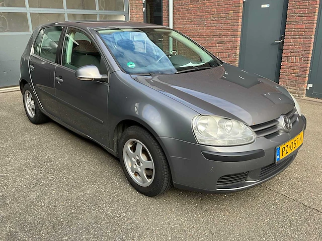 Vw golf - personenauto (schade) - afbeelding 7 van  13