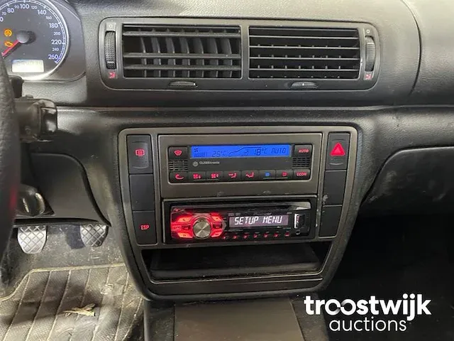 Vw passat 1.8 turbo trendline, 21-ht-zf - afbeelding 11 van  18