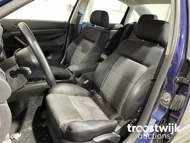 Vw passat 1.8 turbo trendline, 21-ht-zf - afbeelding 12 van  18