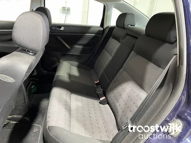 Vw passat 1.8 turbo trendline, 21-ht-zf - afbeelding 13 van  18