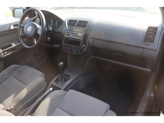 Vw polo 1.4 16v benzine | bwjr. 2002 | kenteken: 4-zrg-86 - afbeelding 4 van  17