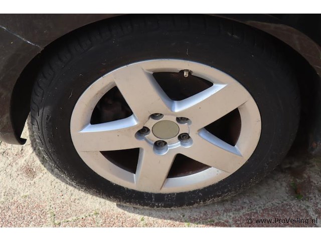 Vw polo 1.4 16v benzine | bwjr. 2002 | kenteken: 4-zrg-86 - afbeelding 6 van  17