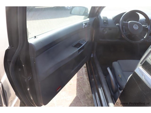 Vw polo 1.4 16v benzine | bwjr. 2002 | kenteken: 4-zrg-86 - afbeelding 15 van  17