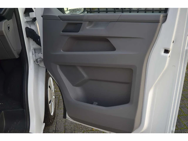 Vw t6 transporter kastenwagen - bedrijfswagen - afbeelding 14 van  28