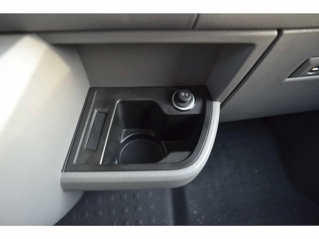 Vw t6 transporter kastenwagen - bedrijfswagen - afbeelding 16 van  28