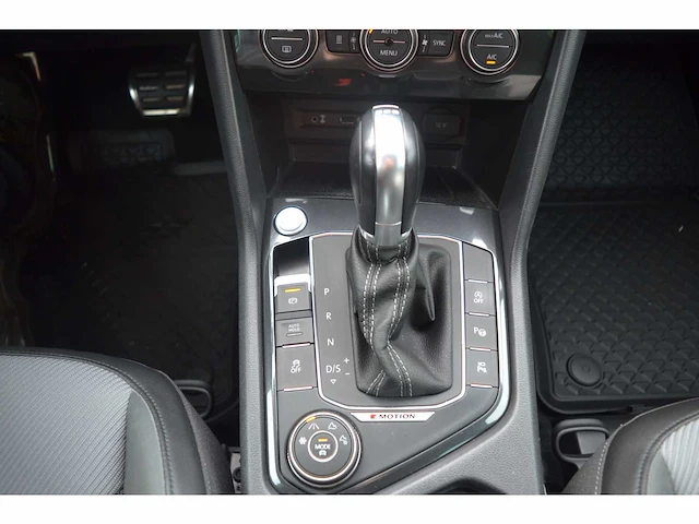 Vw tiguan highline 4-motion r-line - personenauto - afbeelding 9 van  31