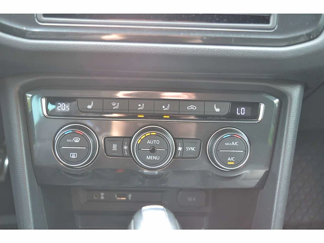 Vw tiguan highline 4-motion r-line - personenauto - afbeelding 13 van  31