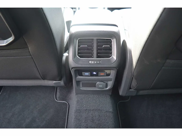 Vw tiguan highline 4-motion r-line - personenauto - afbeelding 15 van  31