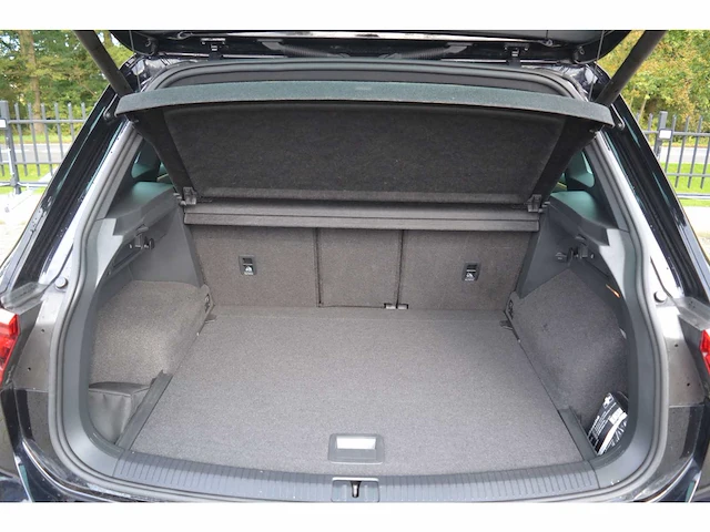 Vw tiguan highline 4-motion r-line - personenauto - afbeelding 29 van  31