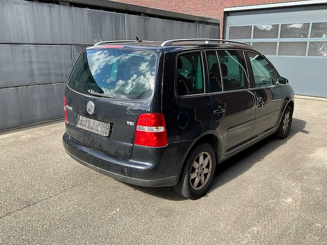 Vw touran 1.4 tsi - personenauto (schade) - afbeelding 9 van  17