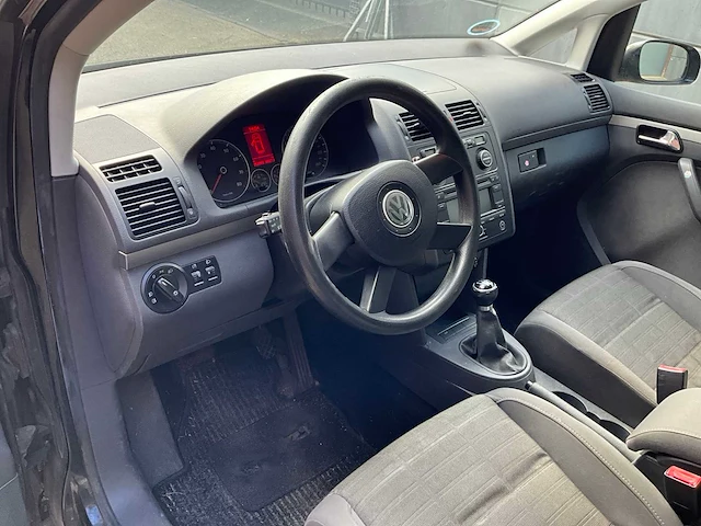 Vw touran 1.4 tsi - personenauto (schade) - afbeelding 13 van  17