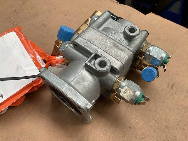 Wabco dual brake valve - afbeelding 2 van  5