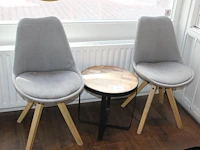 Wachtkamerset bestaande uit twee stoelen en tafel met doorsnede 45 cm. - afbeelding 2 van  2