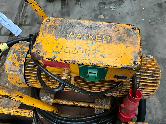 Wacker fu 57/200 mobiele omvormer met trilnaald - afbeelding 4 van  6