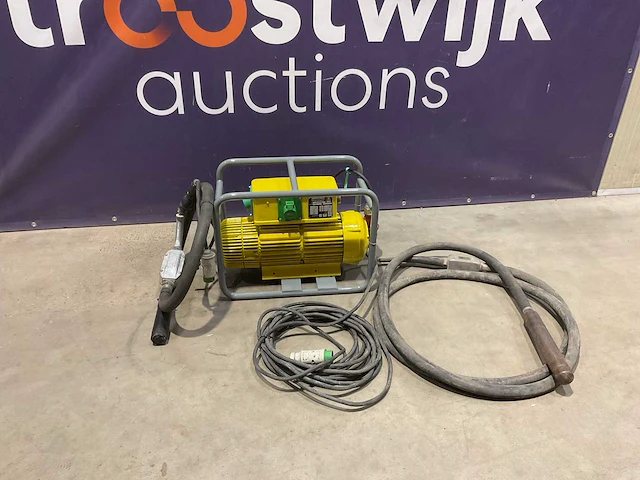 Wacker neuson/laier fue 4/200sw trilnaald met omvormer - afbeelding 1 van  4